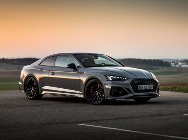 Новые "заряженные" Audi RS 4 и RS 5 появились в России