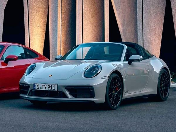 Porsche представил 911 GTS для российского рынка