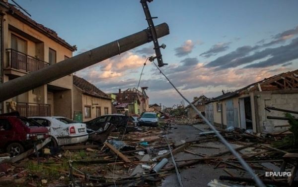 В Чехии растет число жертв торнадо: умер ребенок
