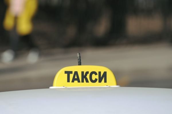 Водителям с иностранными правами и без опыта вождения запрещают работать в такси