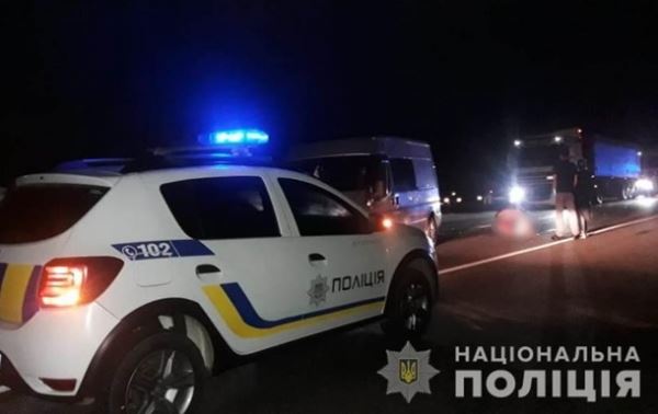 В Одесской области авто насмерть сбило женщину и ребенка