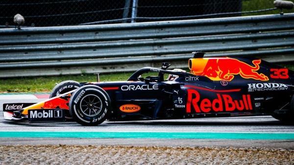 Ferrari прокомментировала подозрения в нелегальности мотора Red Bull Racing