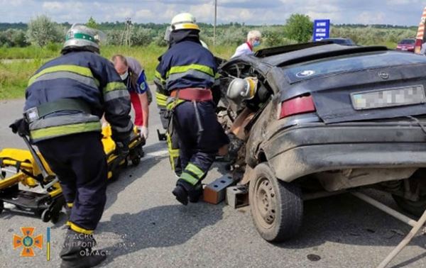 На трассе Днепр-Харьков произошло ДТП, есть пострадавшие