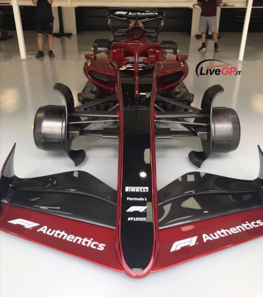 Опубликованы первые «живые» фото машины Формулы 1 2022 года
