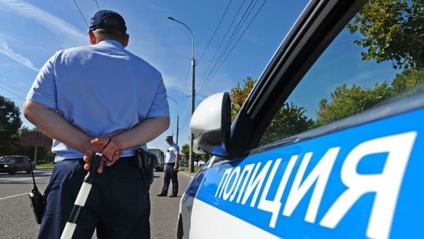 Полиция задержала мужчину, угнавшего автомобиль ДПС в центре Москвы