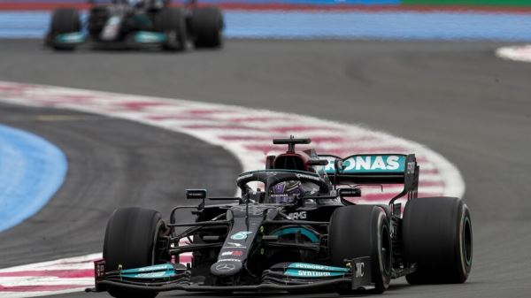 В Red Bull подтвердили жалобу в FIA на переднее крыло Mercedes